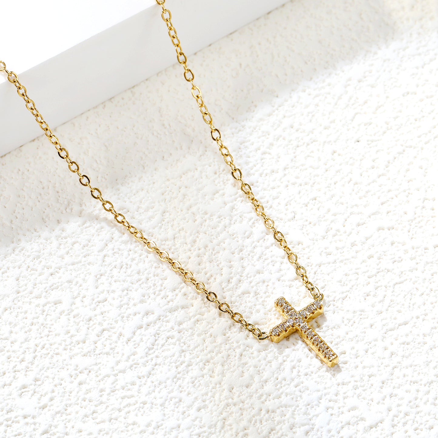Collier croix avec Strass