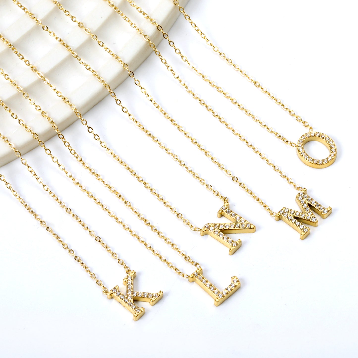 Collier initial à strass