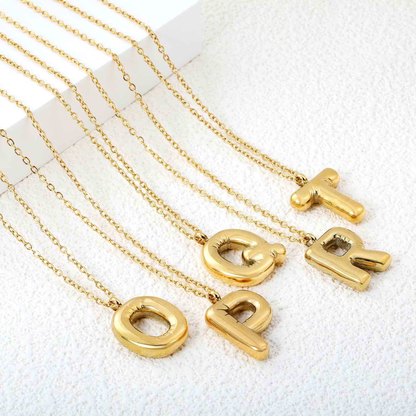 Collier initial